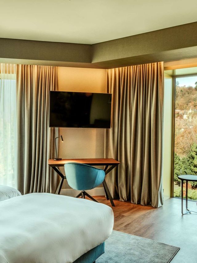 🌟 Brasov Bliss: Discover Radisson Blu Aurum! 🏨