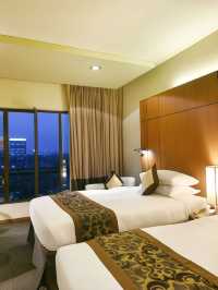 🌟 Dhaka's Luxe Oasis: Radisson Blu Water Garden 🌿✨