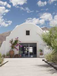 🌅 Santorini Serenity: Perivolas Hotel's Luxe Retreat 🛎️