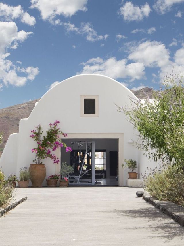 🌅 Santorini Serenity: Perivolas Hotel's Luxe Retreat 🛎️