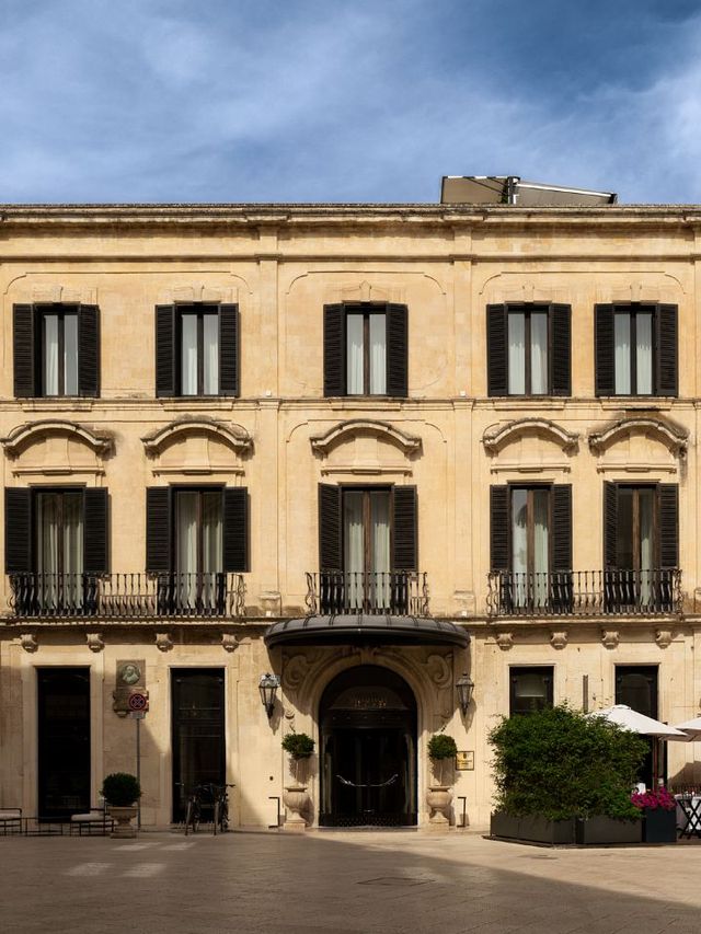 🌟 Lecce's Luxe Life: Patria Palace Picks! 🏨✨