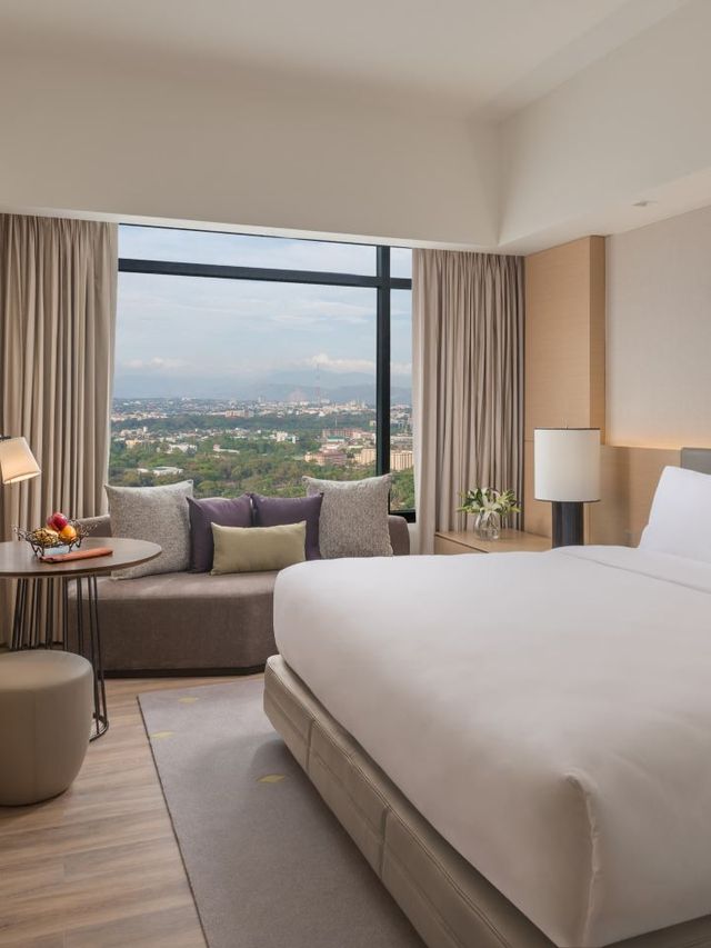 🌟 Manila's Chic Sleeps: Seda Vertis North Spotlight 🌟