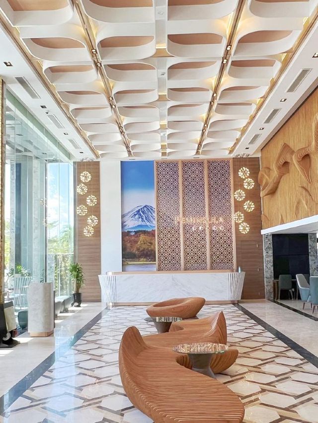 🌴 Da Nang's Seaside Escape: Peninsula Hotel 🌊