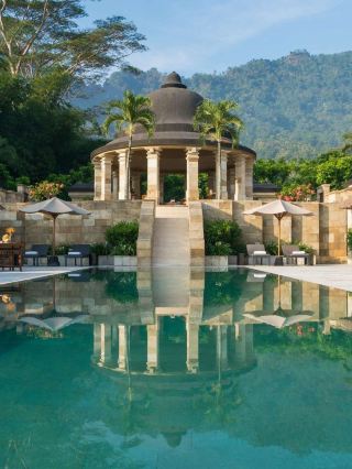 🌟 Java's Jewel: Luxe Stays at Amanjiwo Borobudur! 🕌✨