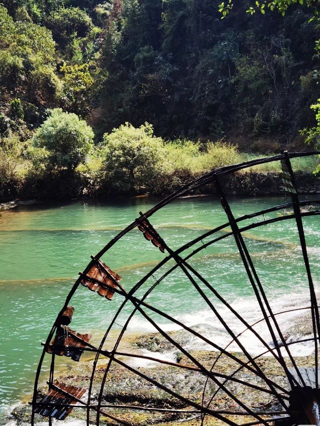 羅平寶藏旅行地多依河風景區。