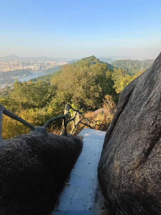 深圳鳳凰山｜聽說這裡求姻緣很靈驗。。