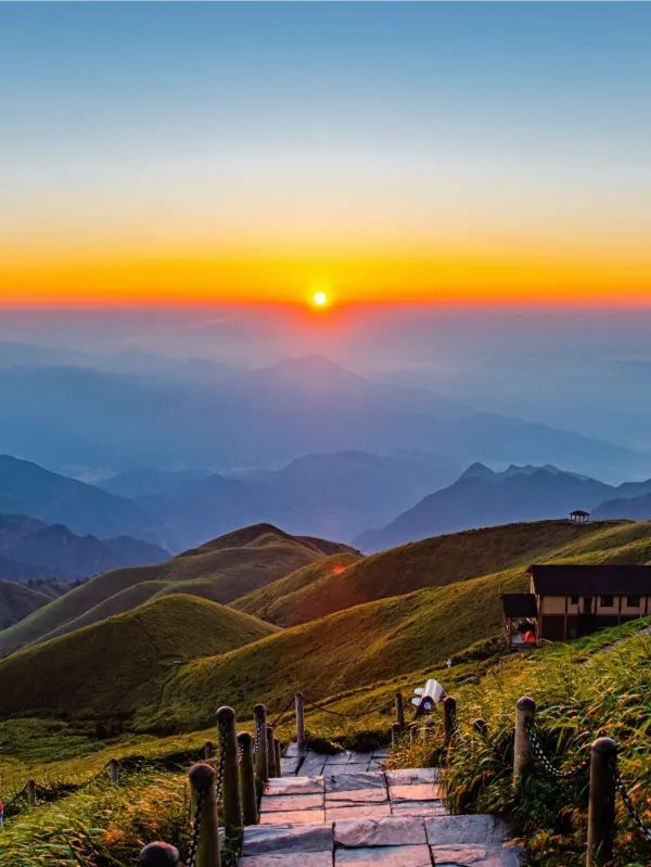 Wugong Mountain Sea of Clouds Sunrise: A Journey into a Fairyland
