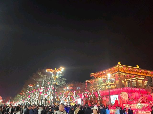 来到拥有丰富的历史文化遗产的西安