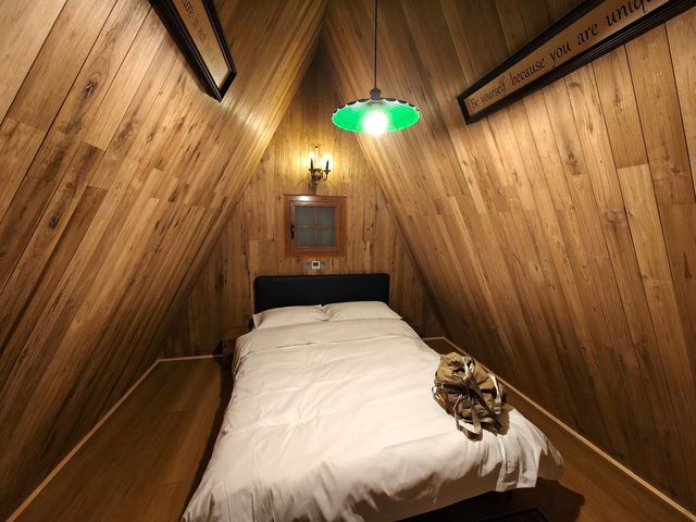 同室友喺青海嘅水上雅丹住咗人生木屋