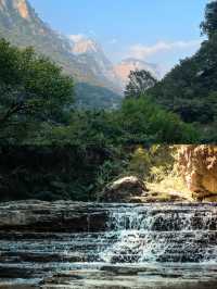 徒步懸崖掛壁公路，探秘北方最震撼嘅山水畫卷！