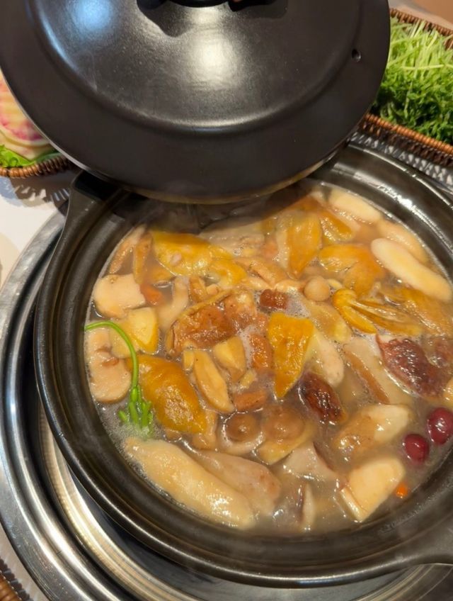 一啖入魂！麗江野生菌火鍋嘅極致誘惑