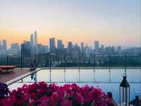 🏙️ 深圳CBD高空祕境！270°無邊際泳池打卡！下班直達「偽出國」度假天堂🌊✨