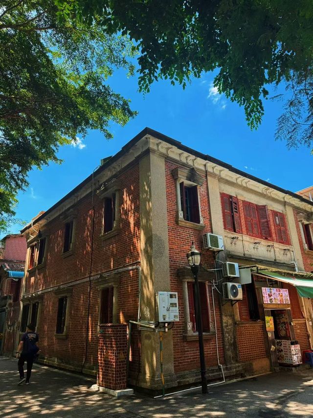廈門，一場山海與文藝的邂逅   「城在海上，海在城中」，廈門就像一顆鑲嵌在東海之濱的璀璨明珠，暑期我