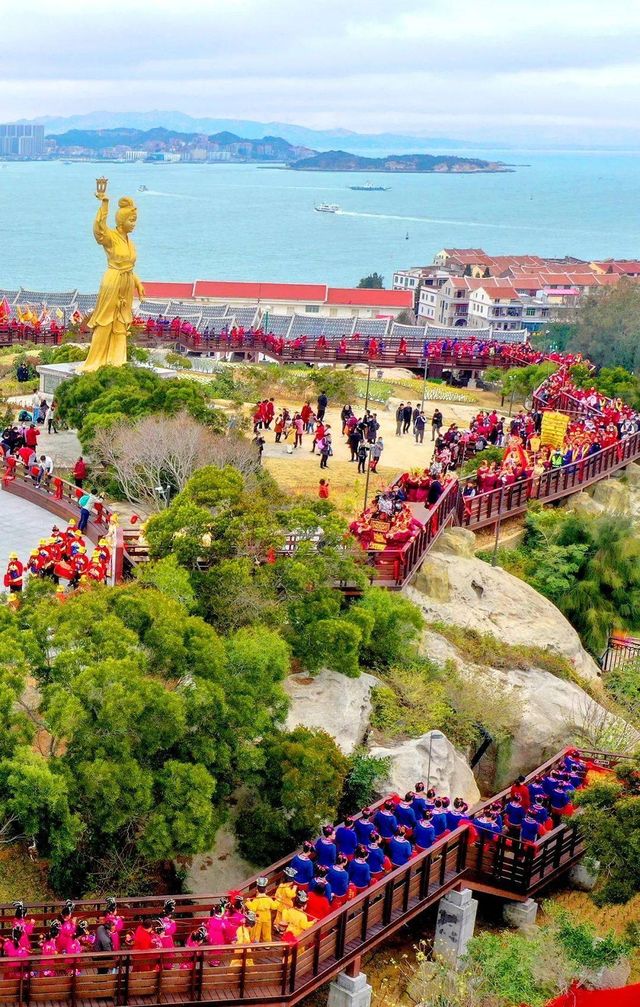 "夏日湄洲島：朝拜媽祖·踏浪黃金海岸線"