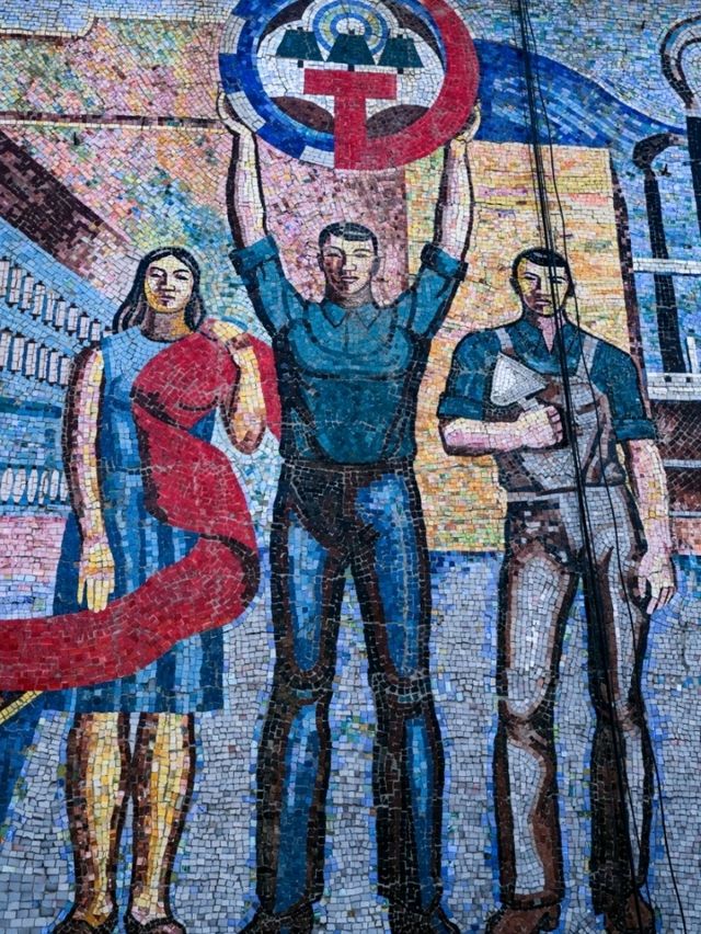 Osh: A Cultural Jewel of Kyrgyzstan 🎨🏞️ Osh: A Cultural Jewel of Kyrgyzstan 🎨🏞️