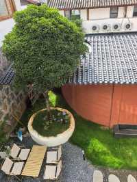 住進270°雪山觀景房！這家束河古鎮智能民宿太絕了