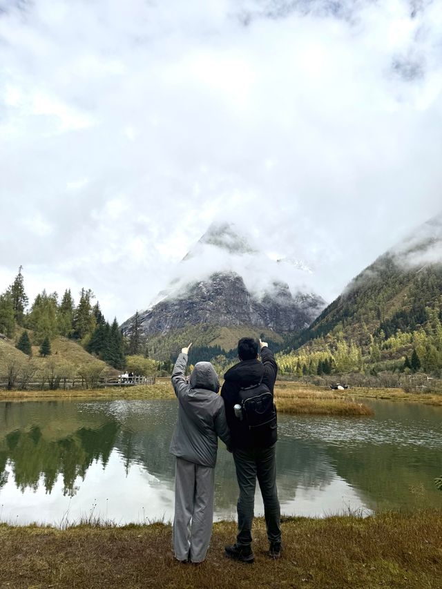 四姑娘山驚艷秋色