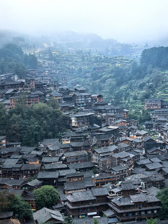 西江千戶苗寨全時段絕美攻略白天夜晚都是頂配美景！