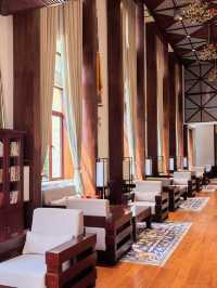 虎跳峽旁的冬日治癒系酒店