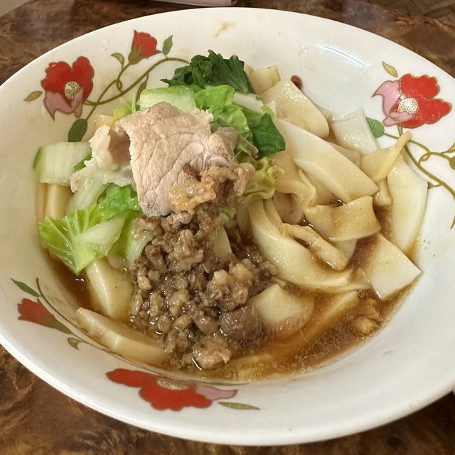 台灣台北｜通化街人氣小吃店🔥超好吃肉燥意麵❤️