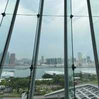 環境很好！可以欣賞維多利亞港，港灣美景！