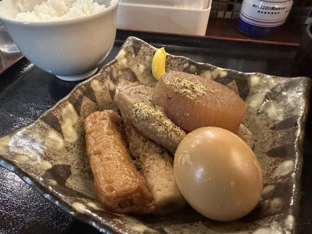 静岡・浜松。ランチタイムに『静岡おでん』の定食をいただくJR浜松駅『茶土家 (ちゃっと)』