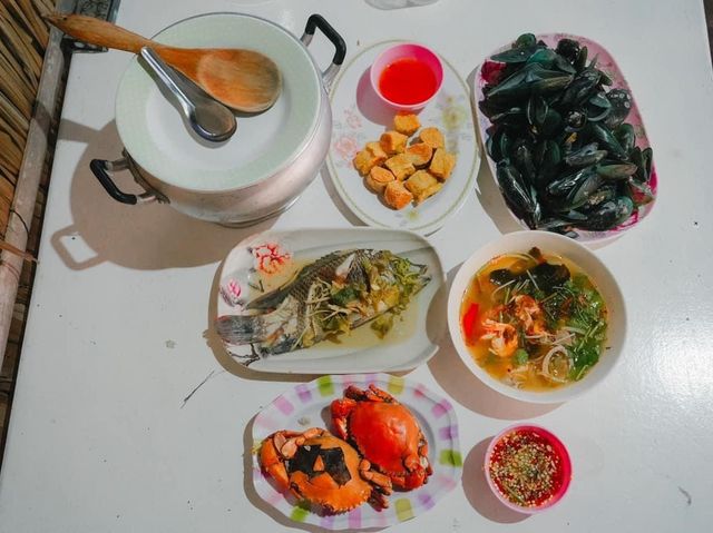 บ้านขุนสมุทรจีนโฮมสเตย์ - ผู้ใหญ่สมร เข่งสมุทร