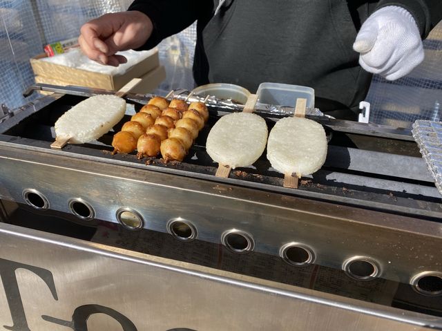 飛騨高山。『宮川朝市』で食べ歩き。『まぼろしの朝市牛乳』
