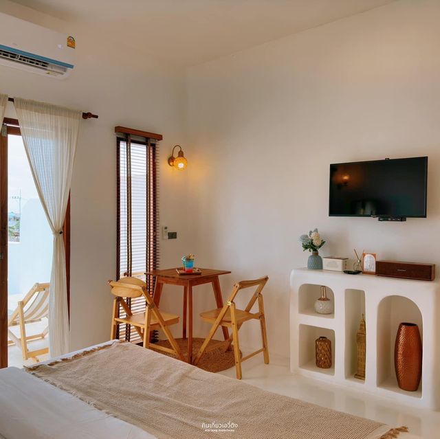 ที่พักเปิดใหม่บนเกาะล้าน นอนพลูวิลล่า🏝️