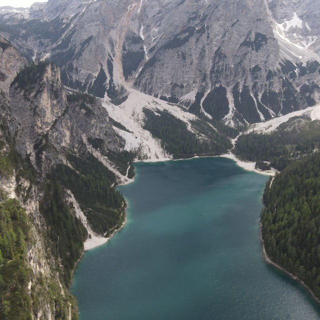 意大利🇮🇹 ｜ 隱藏在湖水中的迷離秋色 - LAGO DI BRAIES