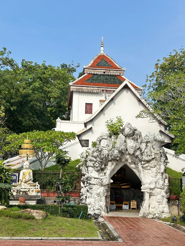 📍“เกิดมาชาติหนึ่งขอได้กราบพระบรมธาตุเมืองคอน”