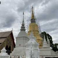 ‘วัดสวนดอก’ วัดดังเชียงใหม่รวมกู่เจ้านายฝ่ายเหนือ