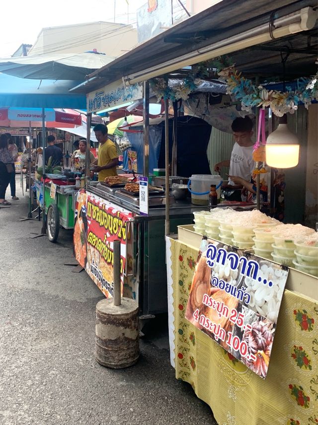 ตลาดน้ำอัมพวา จ.สมุทรสงคราม