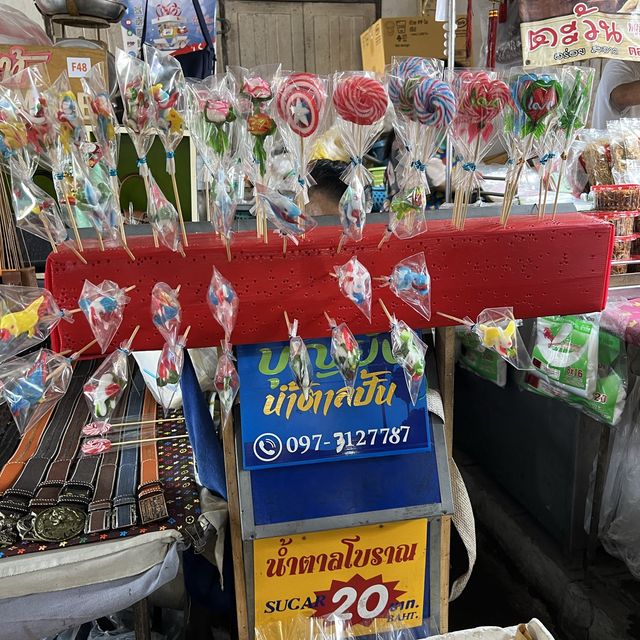 เดินเล่น ตลาดน้ำดอนหวาย ของอร่อยกลับบ้านเพียบ