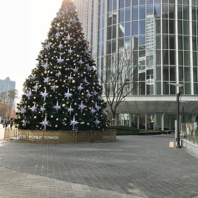 Exploring downtown Seoul