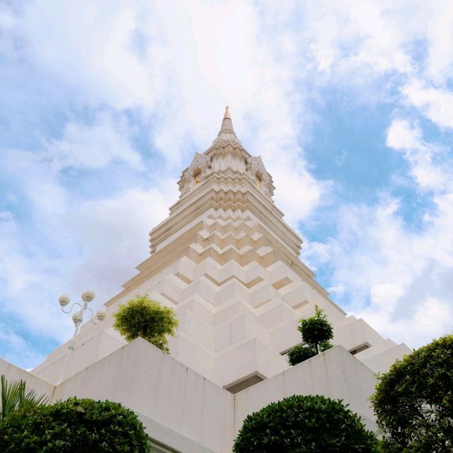 วัดปากน้ำภาษีเจริญ พระพุทธรูปสูงที่สุดใน กทม.
