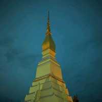 สิ่งศักดิ์สิทธิ์คู่เมืองสกลนคร "พระธาตุเชิงชุม"