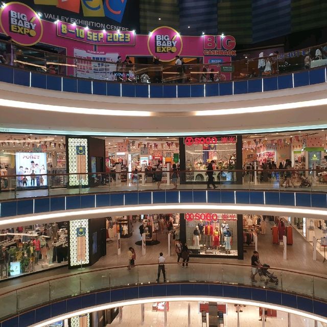 Best shopping mall accross the Causeway! 