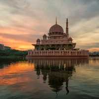 THE BIGGEST MAN MADE LAKE: PUTRAJAYA LAKE