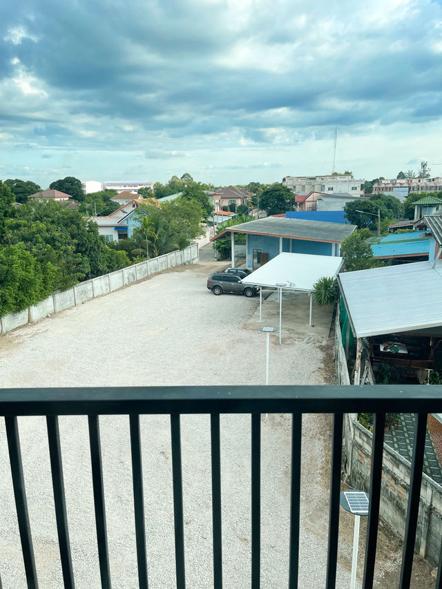 โรงแรมน่าพัก สไตล์มินิมอล ในเมืองอุทัย