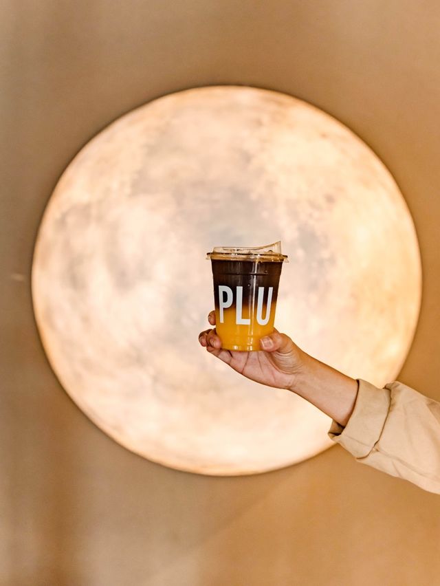 Pluto คาเฟ่เชียงใหม่ธีมยานอวกาศแค่ 30 นาทีจากท่าแพ