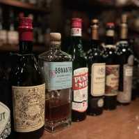 《東京 新橋》  ユニークなマスターのいるオーセンティックバー🍸