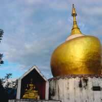 วัดพระธาตุรัตนเจดีย์ถ้ำแม่อุสุ  จ.ตาก