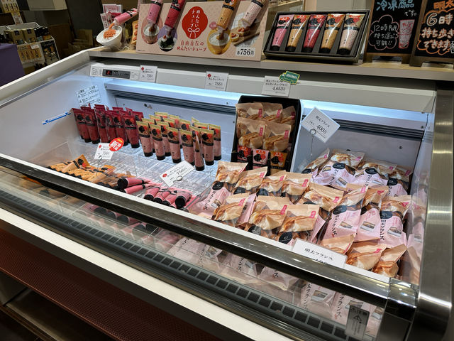 福岡・博多。博多駅で気軽にカウンターでカップもつ鍋が食べられる『YAMAYA BASE (マイング店)』