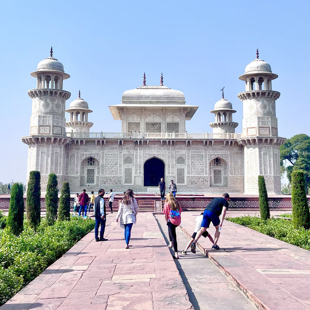 🤩 Unveiling the marvellous Itmad-Ud-Daulah's Tomb 💎