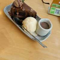 cheevit cheeva cafe in hat yai, thailand