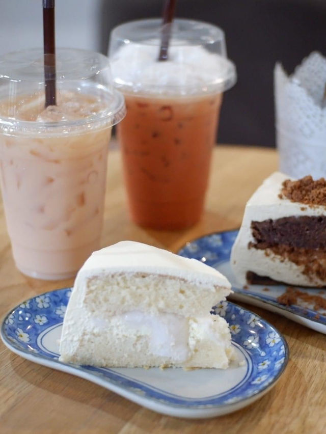 ร้าน Lolamui Cafe 🍰🧁