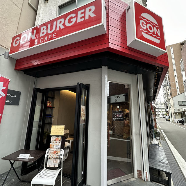 •.\ 他には無い❗️ﾌﾙｰﾃｨｰなバーガー⁉️ /.•