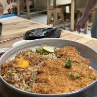 🍛 อู้วว์ ทงคัตสึ บรรทัดทอง 🍝