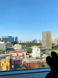 โรงแรม 🏨 หรูบนย่านธุรกิจแต่สงบและน่าพักผ่อน 